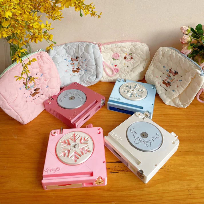 💜Hot Sale 45% OFF - Shiny Portable Multi-Functional Yarn Spool Box ✨