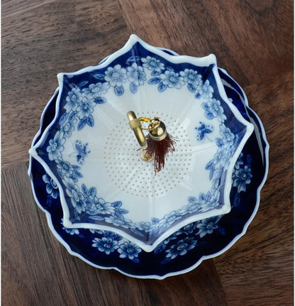 5,000 Years of Handcrafted Pottery—Blue&White Porcelain Umbrella-Shaped Tea Strainer Set
