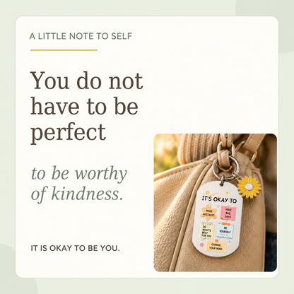 It's Okay to Be You – Double-Sided Inspirational Daisy Keychain | 🎁A Thoughtful Gift for Overthinkers